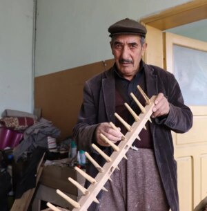 husamettin aras atik tahtalardan urunler imal ederek gecimini sagliyor Xqxfc7Ah.jpg